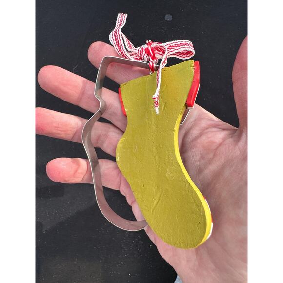 Hallmark Gingerbread Christmas Stocking Cookie Cutter Iced Christmas Ornament - Picture 3 of 6